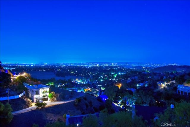 8500 Val Verde Drive, West Hills, CA 91304