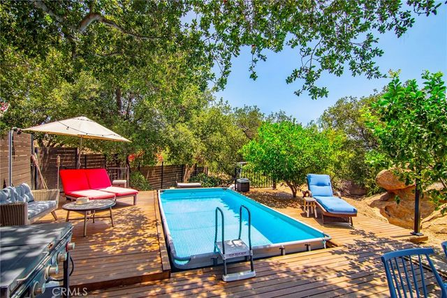 8500 Val Verde Drive, West Hills, CA 91304