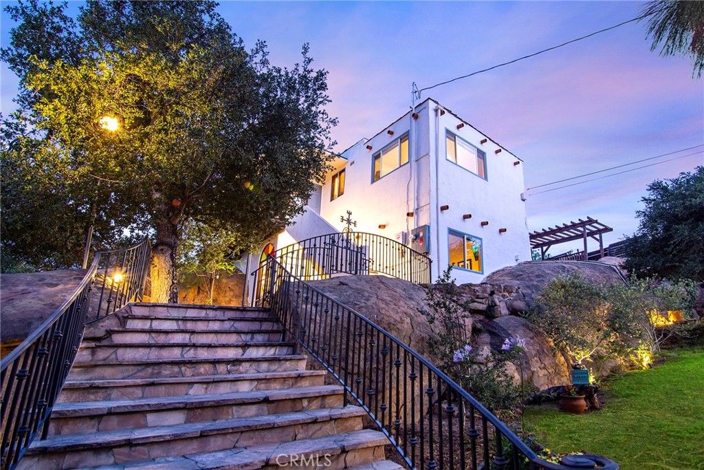 8500 Val Verde Drive, West Hills, CA 91304