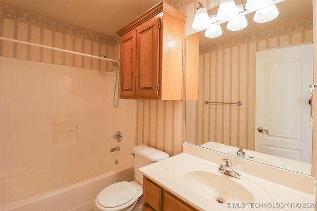 11003 E 95th Place North, Owasso, OK 74055