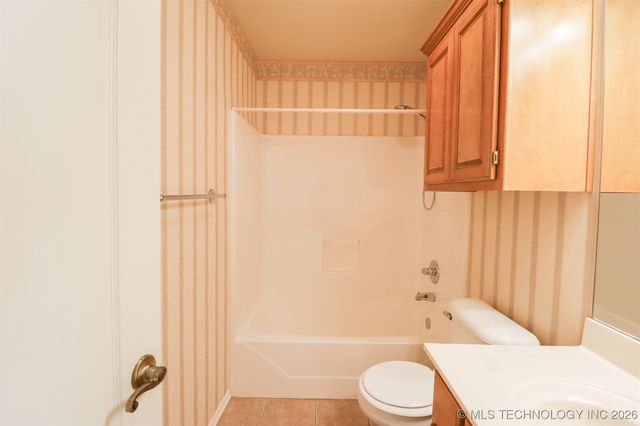 11003 E 95th Place North, Owasso, OK 74055