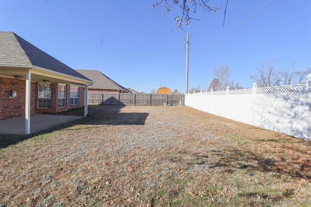 11003 E 95th Place North, Owasso, OK 74055