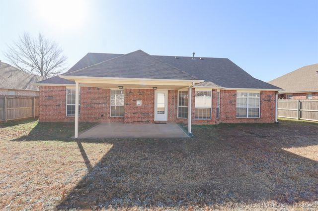 11003 E 95th Place North, Owasso, OK 74055