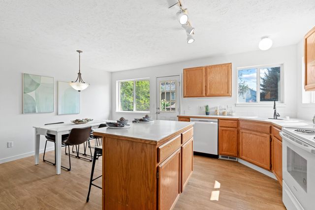 3408 E 48th Ct, Spokane, WA 99223
