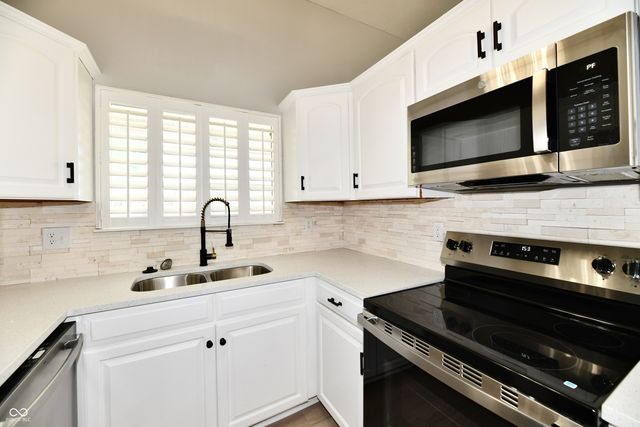 6637 Sunbury Drive, Indianapolis, IN 46241