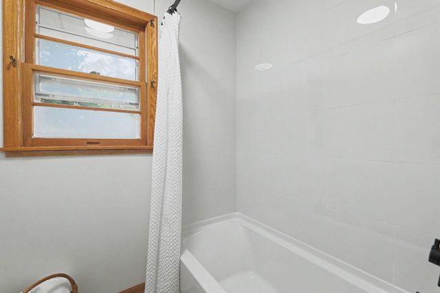 801 E Goeldner, Derby, KS 67037