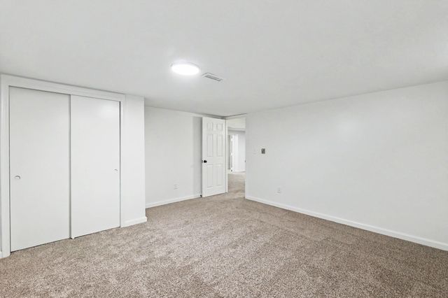 801 E Goeldner, Derby, KS 67037