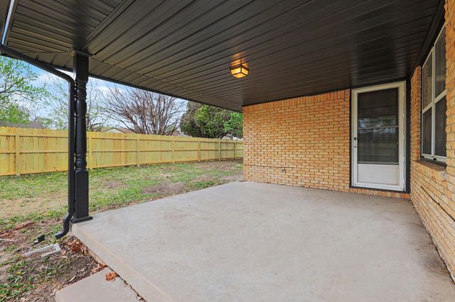 801 E Goeldner, Derby, KS 67037