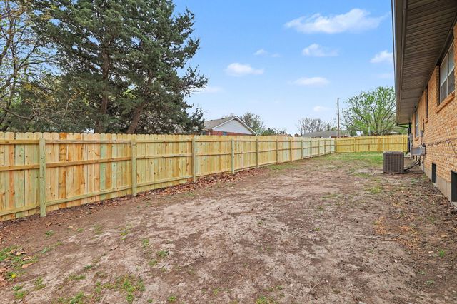 801 E Goeldner, Derby, KS 67037