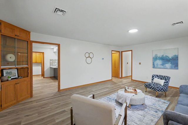801 E Goeldner, Derby, KS 67037