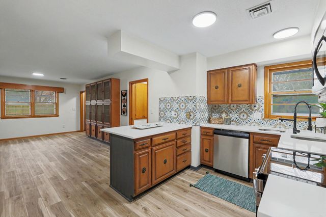 801 E Goeldner, Derby, KS 67037