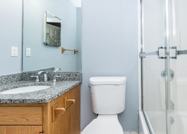 285 Bishops Forest Dr 285, Waltham, MA 02452