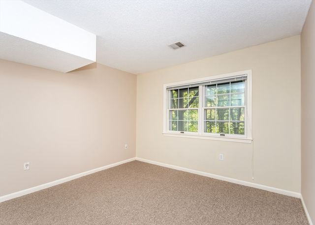 285 Bishops Forest Dr 285, Waltham, MA 02452