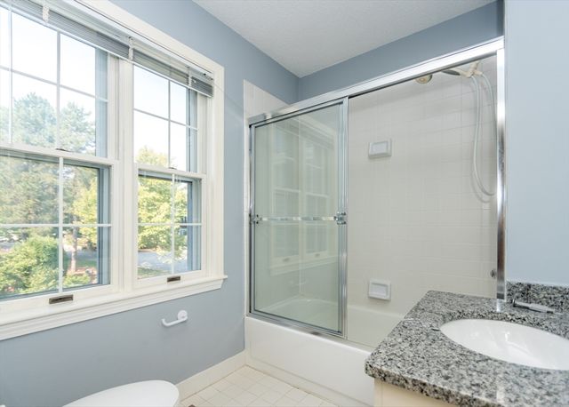 285 Bishops Forest Dr 285, Waltham, MA 02452