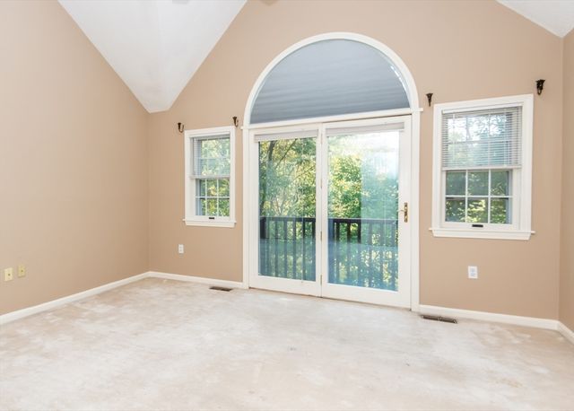 285 Bishops Forest Dr 285, Waltham, MA 02452