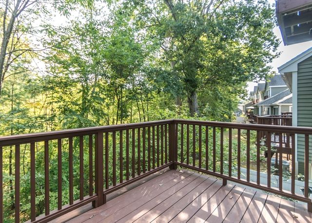 285 Bishops Forest Dr 285, Waltham, MA 02452