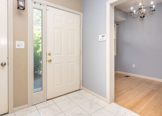 285 Bishops Forest Dr 285, Waltham, MA 02452