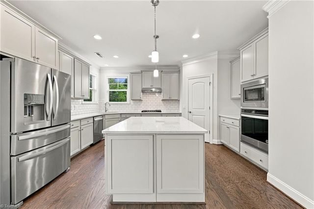 7909 Hopkins Farm Drive, Browns Summit, NC 27214