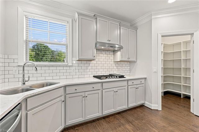 7909 Hopkins Farm Drive, Browns Summit, NC 27214