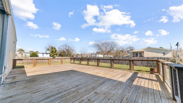 341 5th Street, Dickinson, TX 77539