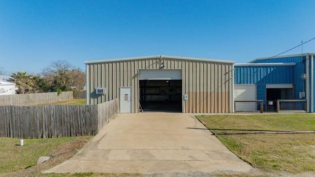 341 5th Street, Dickinson, TX 77539