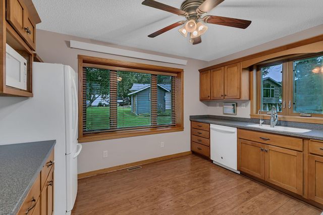 7601 93rd Avenue NE, Spicer, MN 56288