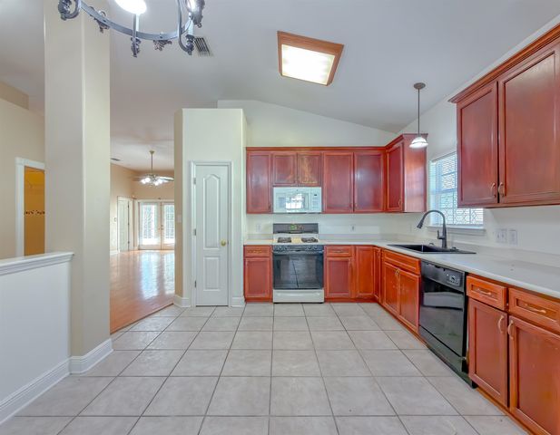 3327 Dartmouth Drive, Tallahassee, FL 32317