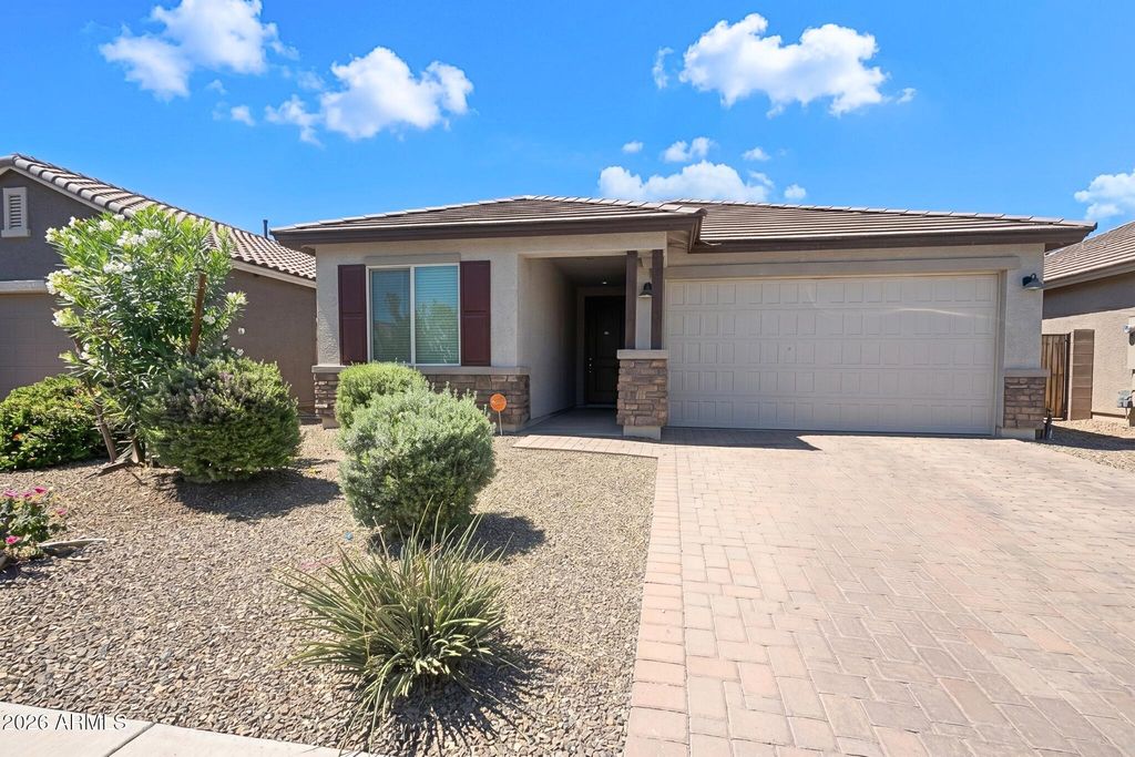 8422 W ATLANTIS Way, Tolleson, AZ 85353