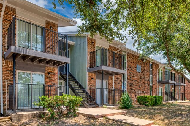 8045 W Elizabeth Lane 124, Fort Worth, TX 76116