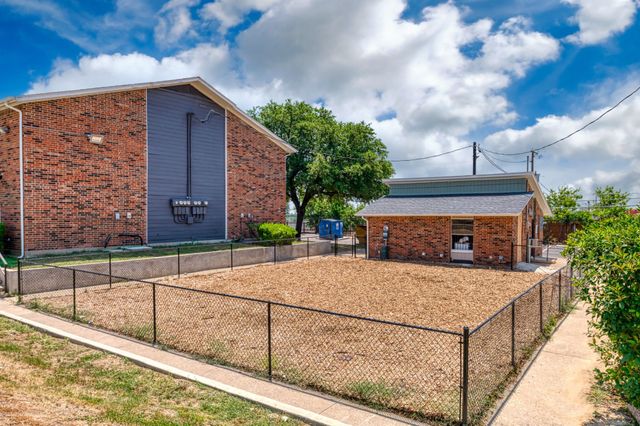 8045 W Elizabeth Lane 124, Fort Worth, TX 76116