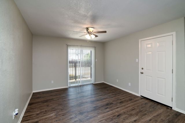 8045 W Elizabeth Lane 124, Fort Worth, TX 76116