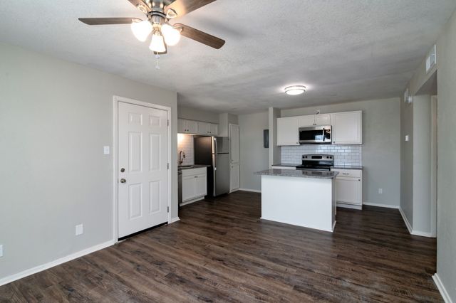 8045 W Elizabeth Lane 124, Fort Worth, TX 76116