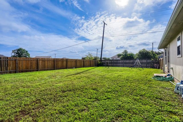 101 Adamae LN, Hutto, TX 78634