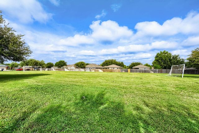 101 Adamae LN, Hutto, TX 78634