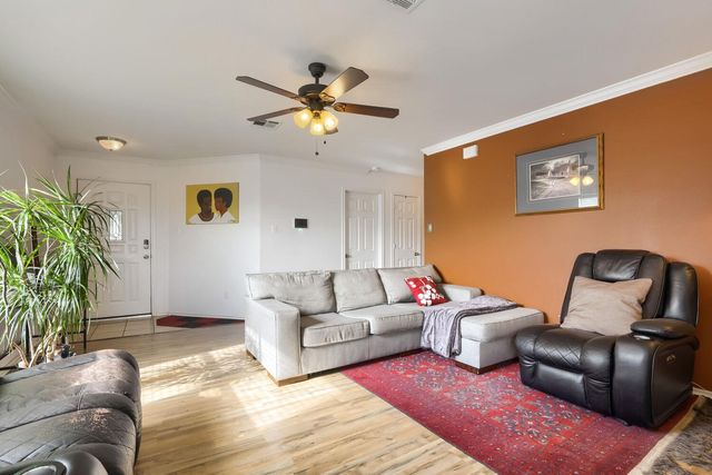 101 Adamae LN, Hutto, TX 78634