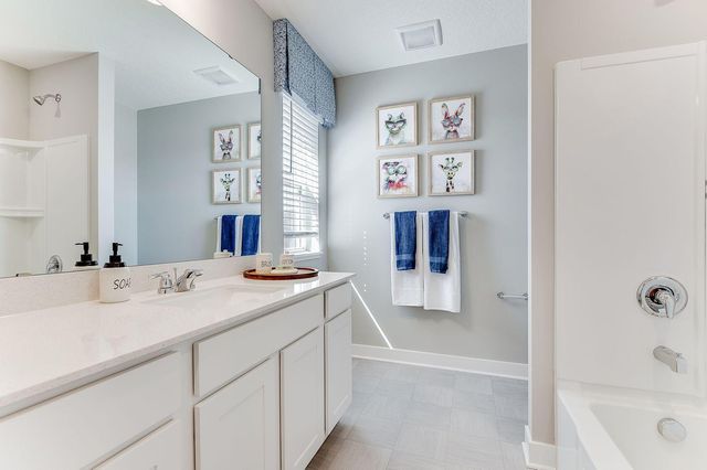 2131 Highview Ridge Court, Shakopee, MN 55379