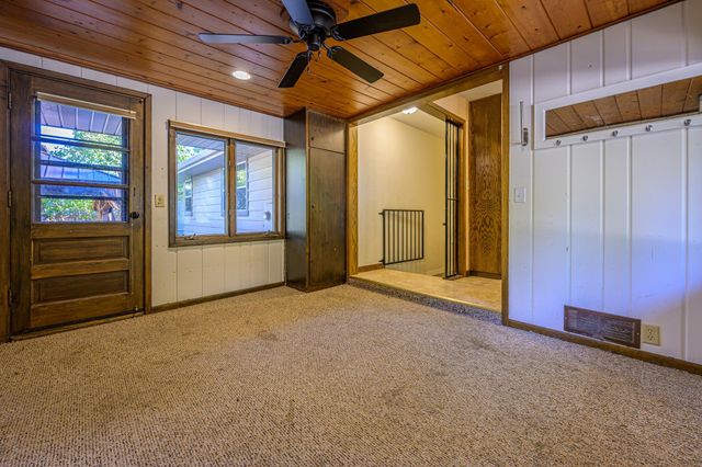 595 Milwaukee Avenue SW, Hutchinson, MN 55350