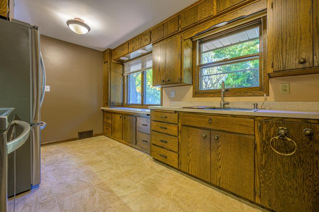 595 Milwaukee Avenue SW, Hutchinson, MN 55350