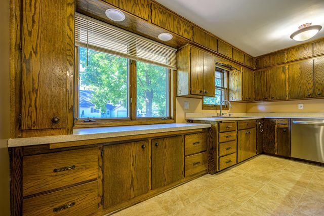 595 Milwaukee Avenue SW, Hutchinson, MN 55350