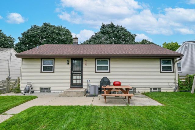7722 W Kathryn AVENUE, Milwaukee, WI 53218