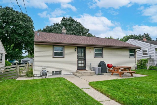 7722 W Kathryn AVENUE, Milwaukee, WI 53218
