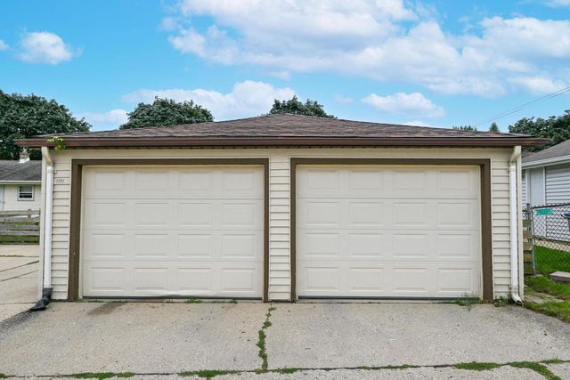 7722 W Kathryn AVENUE, Milwaukee, WI 53218