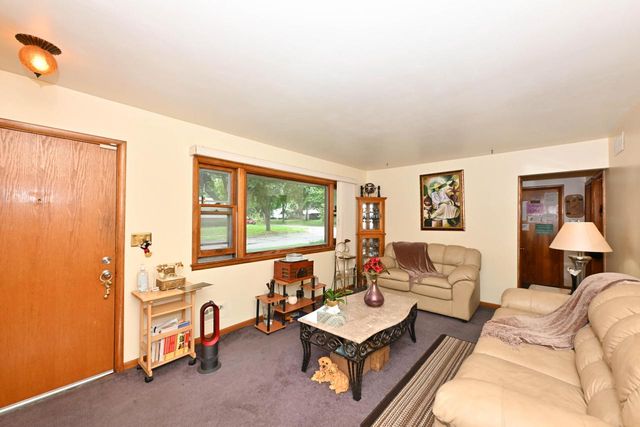 7722 W Kathryn AVENUE, Milwaukee, WI 53218