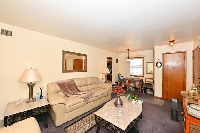 7722 W Kathryn AVENUE, Milwaukee, WI 53218