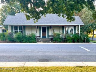 12 N Oak Street, Vidalia, LA 71373