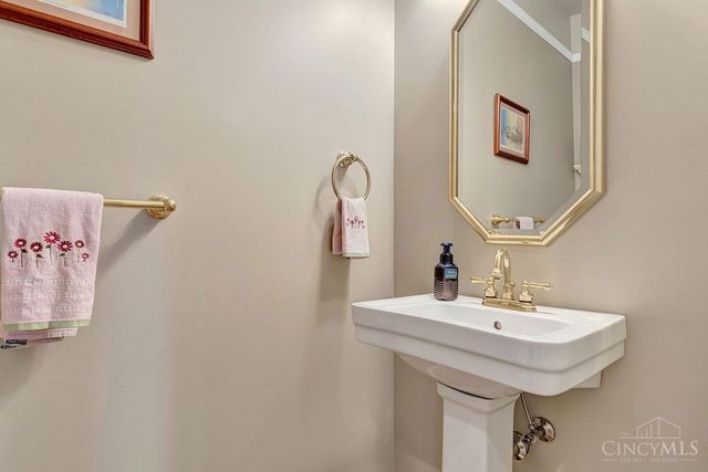 4004 Hickory Hollow Drive, Ross Twp, OH 45013