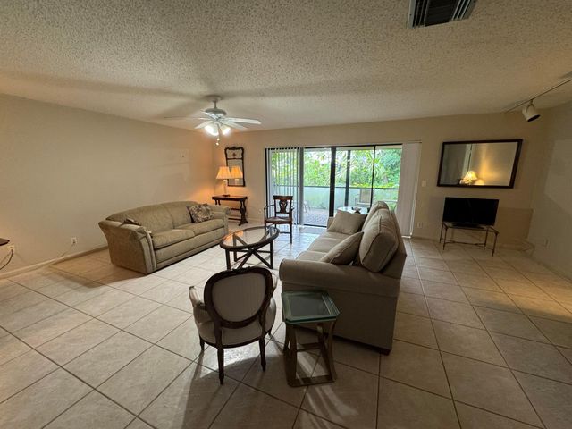 11894 Suellen Circle, Wellington, FL 33414