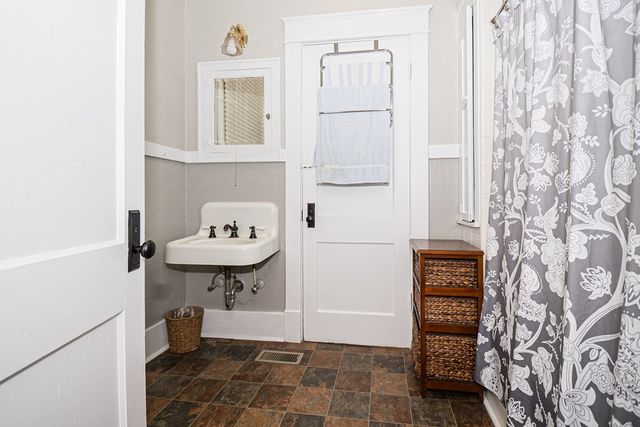 303 N Main St, Columbia, AL 36319