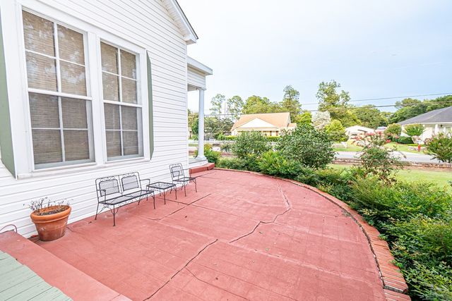 303 N Main St, Columbia, AL 36319