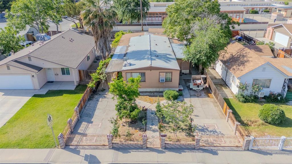 Image 1 of property listing at 108 W Merced Street, Avenal, CA 93204